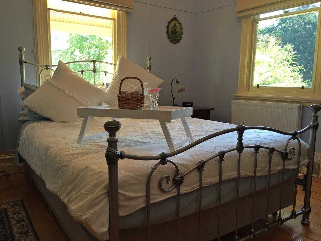 Charnwood Cottages In Warburton Room photo
